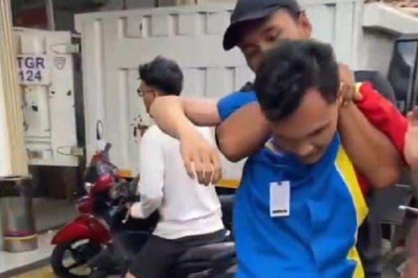 Biadab! Kronologi Pegawai Minimarket di Tangerang Cabuli Bocah 11 Tahun Biadab! Kronologi Pegawai Minimarket di Tangerang Cabuli Bocah 11 Tahun