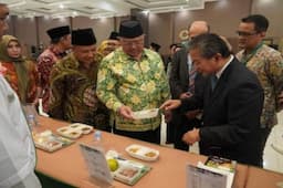 Pelantikan PPIH Embarkasi Surabaya dan Meal Test untuk Jemaah Haji