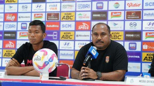 Jelang Persebaya Surabaya vs Malut United, Imran Nahumarury Berharap Pemain Asing Baru Bisa Cepat Beradaptasi Jelang Persebaya Surabaya vs Malut United, Imran Nahumarury Berharap Pemain Asing Baru Bisa Cepat Beradaptasi