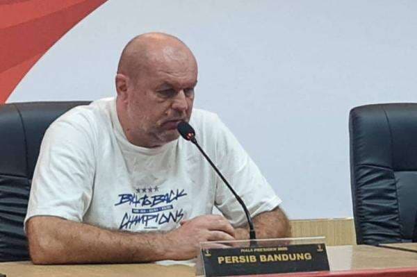 Bojan Hodak Tak Peduli Persib Dihuni Banyak Pemain Brasil: Yang Penting Mereka Bagus Bojan Hodak Tak Peduli Persib Dihuni Banyak Pemain Brasil: Yang Penting Mereka Bagus