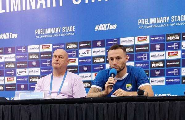 Pelatih Persib Bandung Bojan Hodak Tanggapi Pemanggilan Marc Klok dan Beckham Putra ke Timnas Indonesia Pelatih Persib Bandung Bojan Hodak Tanggapi Pemanggilan Marc Klok dan Beckham Putra ke Timnas Indonesia