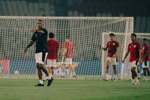 Timnas Indonesia Segrup Arab Saudi dan Irak, Kluivert Enggan Terjebak Nostalgia Timnas Indonesia Segrup Arab Saudi dan Irak, Kluivert Enggan Terjebak Nostalgia