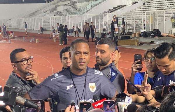 Timnas Indonesia vs Timnas Bahrain: Patrick Kluivert Beri Pesan Menyentuh untuk Suporter Timnas Indonesia vs Timnas Bahrain: Patrick Kluivert Beri Pesan Menyentuh untuk Suporter
