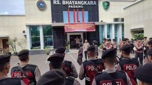AKP Ryanto Ulil Anshar Tewas Ditembak, Jenazah Akan Diterbangkan ke Makassar AKP Ryanto Ulil Anshar Tewas Ditembak, Jenazah Akan Diterbangkan ke Makassar