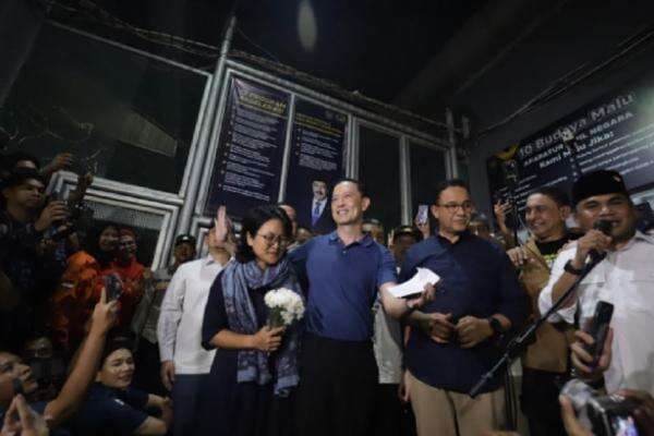 Pelukan Hangat Anies Iringi Kebebasan Tom Lembong: Welcome Home! Pelukan Hangat Anies Iringi Kebebasan Tom Lembong: Welcome Home!