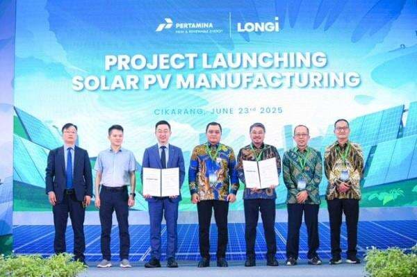 Pertamina NRE dan LONGiLuncurkan Proyek Manufaktur Modul Panel Surya di Indonesia Pertamina NRE dan LONGiLuncurkan Proyek Manufaktur Modul Panel Surya di Indonesia