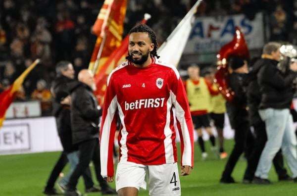 Calon Pemain Naturalisasi Indonesia Jairo Riedewald Selamat dari Sanksi Berat usai Tinju Pemain Lawan Calon Pemain Naturalisasi Indonesia Jairo Riedewald Selamat dari Sanksi Berat usai Tinju Pemain Lawan