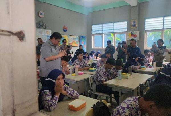 Pemangkasan Dana BOS untuk Makan Siang Gratis Bikin Sekolah Swasta Bangkrut Pemangkasan Dana BOS untuk Makan Siang Gratis Bikin Sekolah Swasta Bangkrut