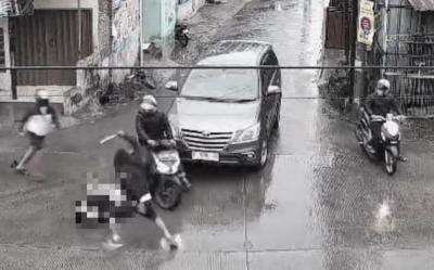 Ngeri, Pak Ogah di Bandung Terekam CCTV Dibacok OTK Ngeri, Pak Ogah di Bandung Terekam CCTV Dibacok OTK