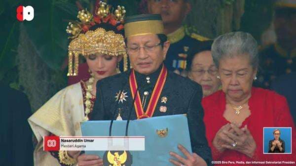 Pimpin Doa Saat Upacara Bendera, Menag: Ampuni Para Pemimpin Bangsa Kami, Jauhkan dari Fitnah Pimpin Doa Saat Upacara Bendera, Menag: Ampuni Para Pemimpin Bangsa Kami, Jauhkan dari Fitnah