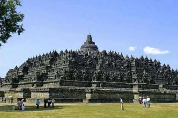Pemerintah Diminta Pertahankan Stairlift di Candi Borobudur untuk Dukung Inklusivitas Pemerintah Diminta Pertahankan Stairlift di Candi Borobudur untuk Dukung Inklusivitas
