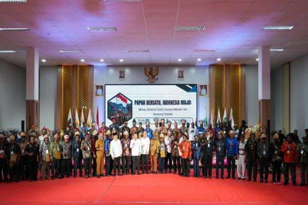 Pemerintah Perkuat Kehadiran di Papua lewat Program MBG, Bansos, hingga Kopdes Pemerintah Perkuat Kehadiran di Papua lewat Program MBG, Bansos, hingga Kopdes