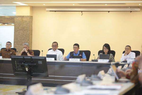 Pemerintah Bahas Percepatan Pembangunan Hunian Tetap bagi Pengungsi Erupsi Gunung Lewotobi Laki-Laki Pemerintah Bahas Percepatan Pembangunan Hunian Tetap bagi Pengungsi Erupsi Gunung Lewotobi Laki-Laki