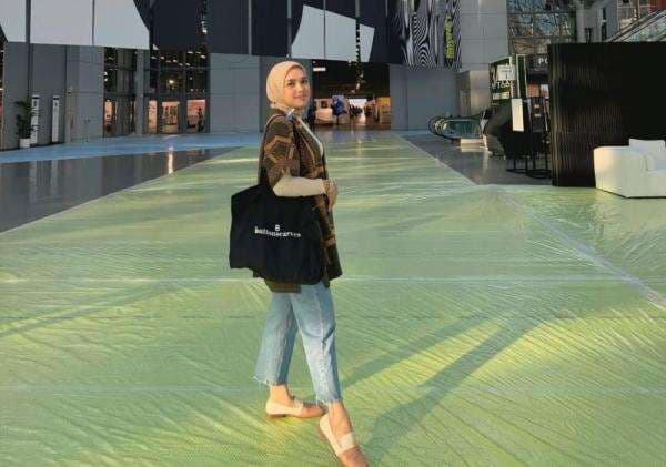Siapa Pemilik Buttonscarves? Ternyata Ini Sosoknya Siapa Pemilik Buttonscarves? Ternyata Ini Sosoknya