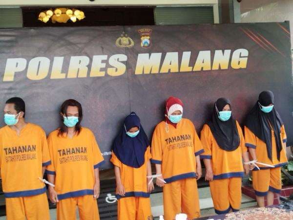 Ini Dia Tampang Pemilik Warung Kopi Cetol Malang Pekerjakan Anak Perempuan Cantik Ini Dia Tampang Pemilik Warung Kopi Cetol Malang Pekerjakan Anak Perempuan Cantik