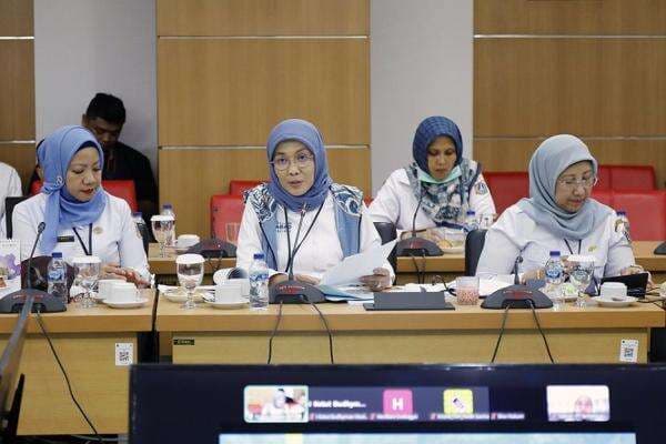 Pemprov Jakarta Godok Raperda KTR, Warga Merokok Sembarangan Bakal Didenda Rp250.000 Pemprov Jakarta Godok Raperda KTR, Warga Merokok Sembarangan Bakal Didenda Rp250.000