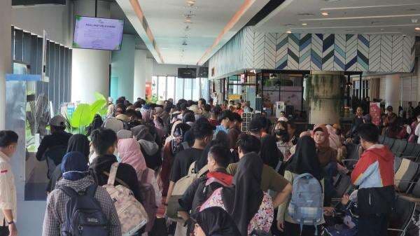 Mudik 2025, Pelabuhan Merak Mulai Dipadati Pemudik Mudik 2025, Pelabuhan Merak Mulai Dipadati Pemudik