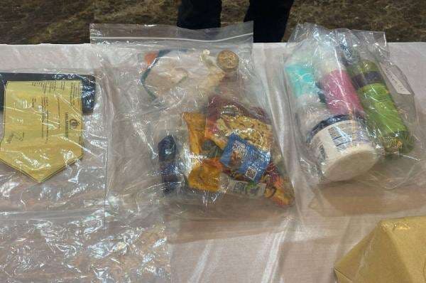 Penampakan Barang Bukti Kasus Arya Daru Diplomat Kemlu, Lakban hingga Kondom Penampakan Barang Bukti Kasus Arya Daru Diplomat Kemlu, Lakban hingga Kondom