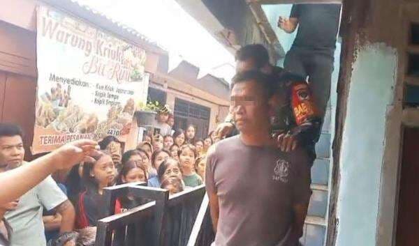 Cabuli Anak Tiri, Sekuriti Nyaris Diamuk Massa di Tangsel Cabuli Anak Tiri, Sekuriti Nyaris Diamuk Massa di Tangsel