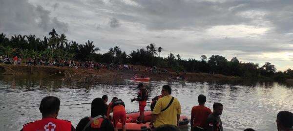 Bocah 11 Tahun Nyemplung Ke Sungai Lubuk Buaya Bocah 11 Tahun Nyemplung Ke Sungai Lubuk Buaya