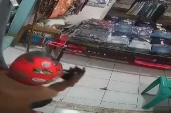 Pencuri HP di Pasar Baru Mamuju Terekam CCTV, Nyaris Dihakimi Massa