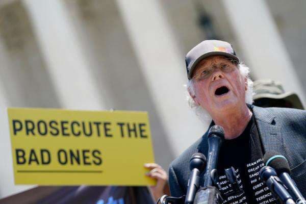 Pendiri Ben & Jerry's Ditangkap karena Protes Perang Brutal Israel di Gaza Pendiri Ben & Jerry's Ditangkap karena Protes Perang Brutal Israel di Gaza