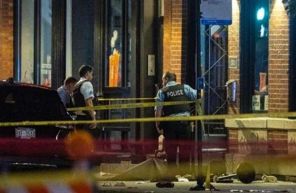 Penembakan Massal di Chicago, 4 Tewas dan 14 Terluka Penembakan Massal di Chicago, 4 Tewas dan 14 Terluka