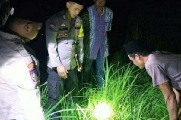 Geger! Bayi Baru Lahir Ditemukan Anak-anak di Sampang saat Main Layangan Geger! Bayi Baru Lahir Ditemukan Anak-anak di Sampang saat Main Layangan