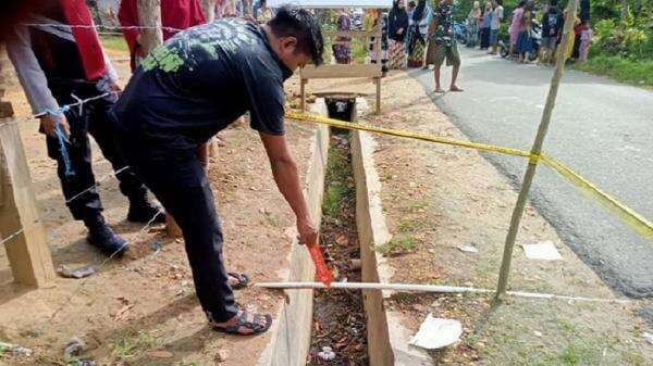 Kolaka Geger, Mayat Pria Ditemukan dalam Drainase dengan Luka di Leher Kolaka Geger, Mayat Pria Ditemukan dalam Drainase dengan Luka di Leher