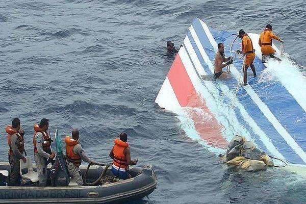 Penerbangan Air France Jatuh ke Laut Tewaskan 228 Orang, Ini Kata-kata Terakhir Pilotnya Penerbangan Air France Jatuh ke Laut Tewaskan 228 Orang, Ini Kata-kata Terakhir Pilotnya