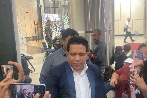 Dijemput Paksa Kejagung, Eks Konsultan Kemendikbudristek Serahkan Dokumen Dijemput Paksa Kejagung, Eks Konsultan Kemendikbudristek Serahkan Dokumen