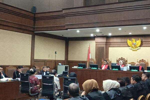 Pengacara Ronald Tannur Ngaku Serahkan Uang Rp5 Miliar ke Zarof Ricar untuk Urus Kasasi Pengacara Ronald Tannur Ngaku Serahkan Uang Rp5 Miliar ke Zarof Ricar untuk Urus Kasasi