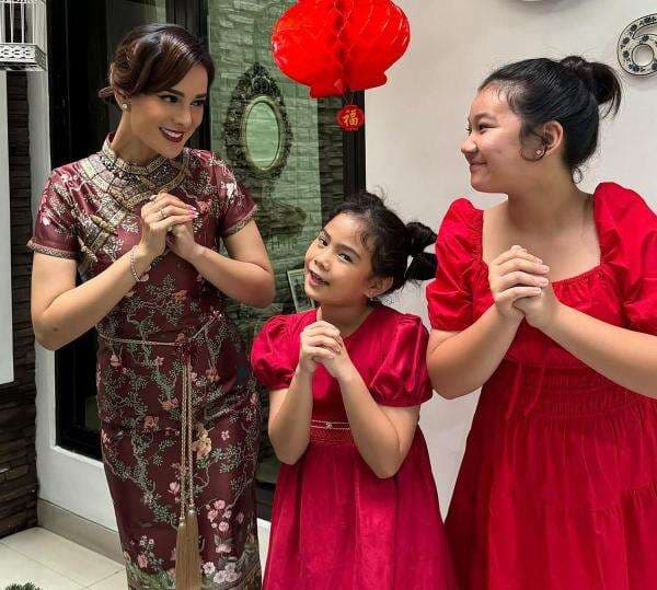 Pengalaman Astrid Tiar Hadapi Kedua Anaknya yang Alami Alergi Susu Pengalaman Astrid Tiar Hadapi Kedua Anaknya yang Alami Alergi Susu