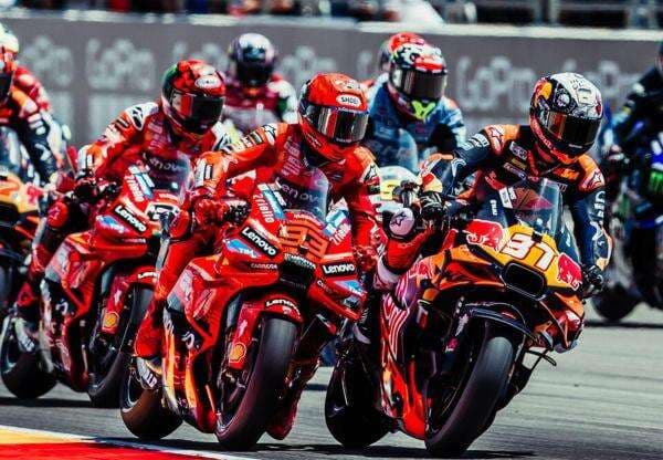Pengamat MotoGP Khawatir Valentino Rossi Manfaatkan Pedro Acosta untuk Hancurkan Marc Marquez Pengamat MotoGP Khawatir Valentino Rossi Manfaatkan Pedro Acosta untuk Hancurkan Marc Marquez