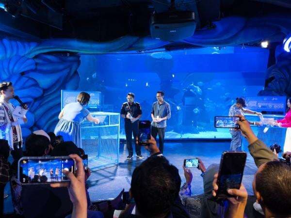 Wisata Edukatif, Pengunjung Jakarta Aquarium Diajak Berperan Aktif Kurangi Sampah Plastik Wisata Edukatif, Pengunjung Jakarta Aquarium Diajak Berperan Aktif Kurangi Sampah Plastik