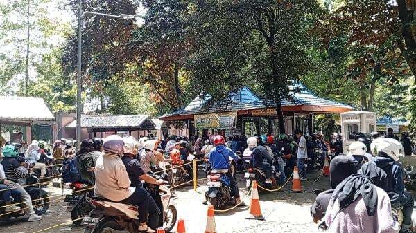 36.690 Pengunjung Serbu Ragunan di Libur Panjang Waisak Hari Ini 36.690 Pengunjung Serbu Ragunan di Libur Panjang Waisak Hari Ini