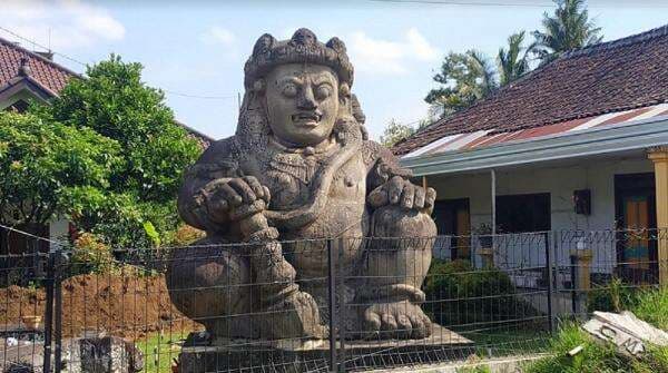 Perbedaan Perlakuan Ken Arok ke-9 Anaknya Buat Raja Singasari Terbunuh Saat Makan Perbedaan Perlakuan Ken Arok ke-9 Anaknya Buat Raja Singasari Terbunuh Saat Makan