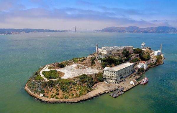 Puluhan Tahun Jadi Objek Wisata, Trump Perintahkan Penjara Alcatraz Kembali Dibuka Puluhan Tahun Jadi Objek Wisata, Trump Perintahkan Penjara Alcatraz Kembali Dibuka