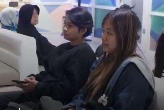 Dokter Mata Surabaya Ungkap Kondisi 2 Penumpang KA Sancaka Korban Pelemparan Batu Dokter Mata Surabaya Ungkap Kondisi 2 Penumpang KA Sancaka Korban Pelemparan Batu