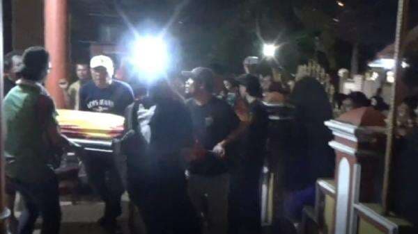 Selidiki Perampokan Sadis di Rumah Lansia di Medan, Polisi Olah TKP dan Periksa CCTV Selidiki Perampokan Sadis di Rumah Lansia di Medan, Polisi Olah TKP dan Periksa CCTV