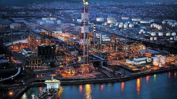 Perang Dagang, China Ganti Minyak Mentah AS dengan Minyak Kanada Perang Dagang, China Ganti Minyak Mentah AS dengan Minyak Kanada