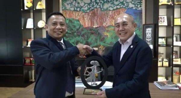 Kuatkan Ekonomi Borneo, Partai Perindo dengan Kementerian Pemuda, Olahraga dan Pengembangan Kewirausahaan Sarawak Siap Kolaborasi Kuatkan Ekonomi Borneo, Partai Perindo dengan Kementerian Pemuda, Olahraga dan Pengembangan Kewirausahaan Sarawak Siap Kolaborasi