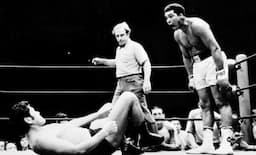 Peristiwa Hari Ini: Gelar Tinju Muhammad Ali Dicabut Usai Tolak Wamil