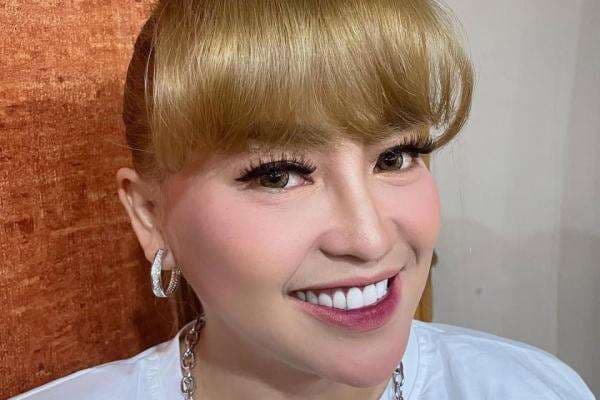 Perjalanan Karier Mpok Alpa, dari Video Viral hingga Menjadi Presenter Televisi Perjalanan Karier Mpok Alpa, dari Video Viral hingga Menjadi Presenter Televisi