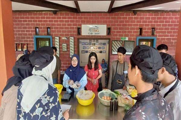 Jadikan Indonesia Pusat Batik Dunia, TBIG Tingkatkan Kapasitas Pembatik Muda Jadikan Indonesia Pusat Batik Dunia, TBIG Tingkatkan Kapasitas Pembatik Muda
