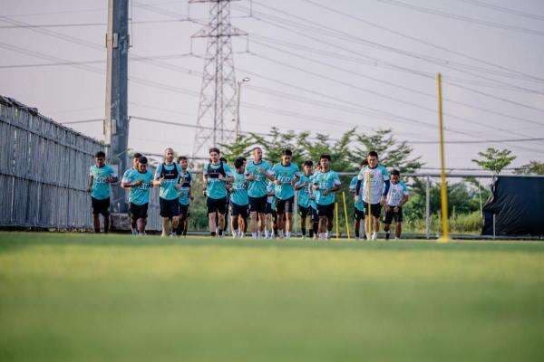 Persebaya vs PSIM Yogyakarta Laga Pembuka Super League 2025/2026 Persebaya vs PSIM Yogyakarta Laga Pembuka Super League 2025/2026