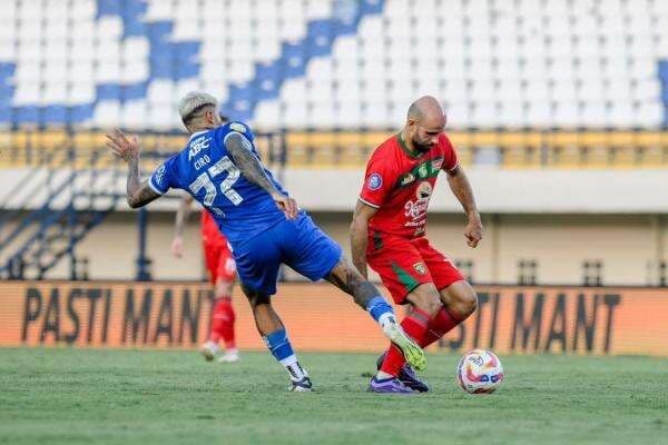 Hasil Persebaya Surabaya vs Persib Bandung: Minim Peluang, Skor Masih 0-0 Hasil Persebaya Surabaya vs Persib Bandung: Minim Peluang, Skor Masih 0-0