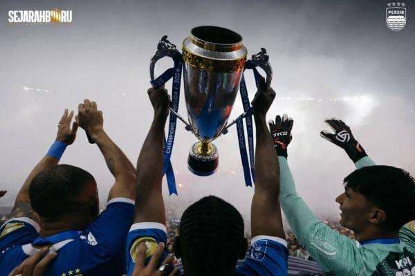 Persib Bandung Rombak Total Skuad usai Juara Liga 1 2024-2025 Persib Bandung Rombak Total Skuad usai Juara Liga 1 2024-2025