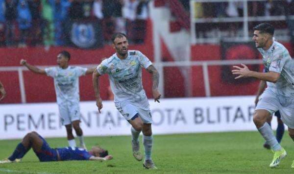 Hasil Liga 1: Persib Bungkam Arema, Gervane Kastaneer Cetak Gol Debut Hasil Liga 1: Persib Bungkam Arema, Gervane Kastaneer Cetak Gol Debut
