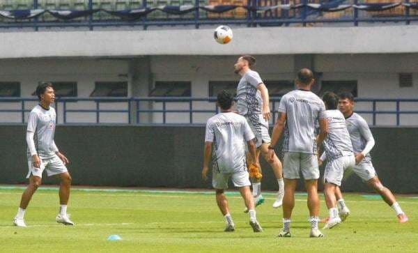 Persib Bandung Lirik Satu Celah Ini untuk Kalahkan PSM Makassar Persib Bandung Lirik Satu Celah Ini untuk Kalahkan PSM Makassar